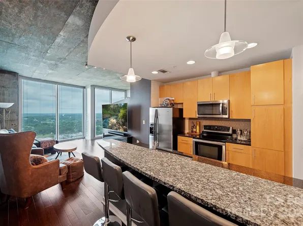 210 N Church St Unit 2406, Charlotte, NC 28202