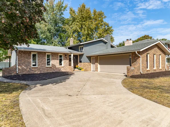 1325 Azalea Dr, Munster, IN 46321