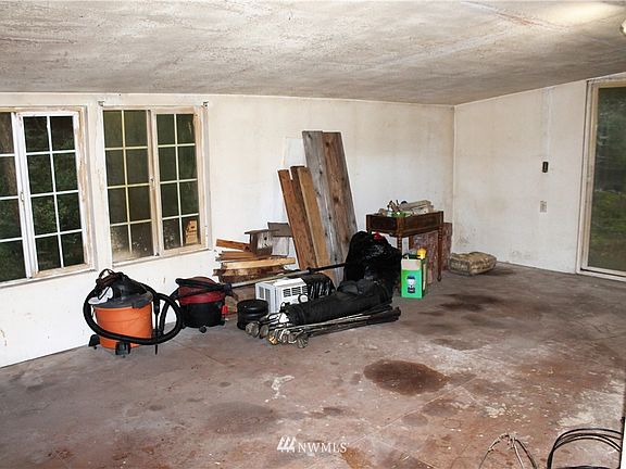 5th image of 180 E Clonakilty Dr