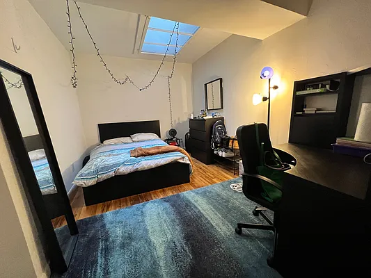 Rented by City Connections Realty | media 6