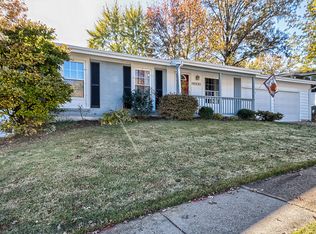 1281 Green Falls Dr, Fenton, MO