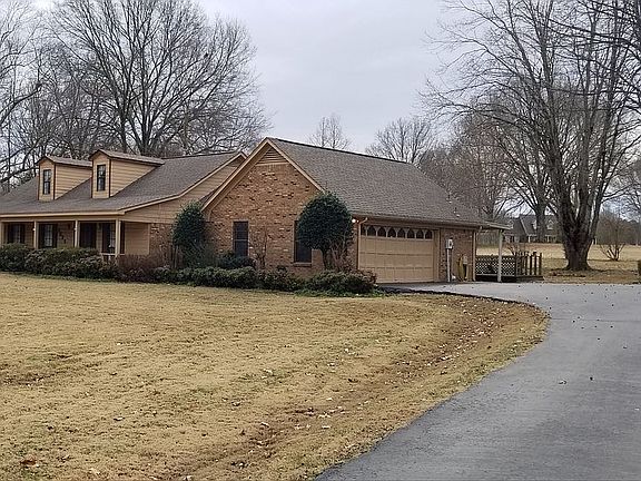 3rd image of 3625 Shady Oaks Dr