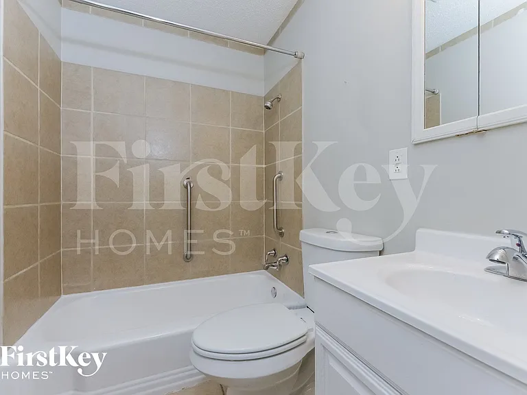 210 Berry Ave — Photo 9