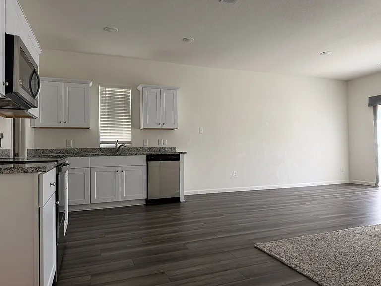 684 Crestridge Dr — Photo 6