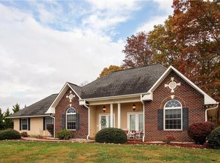 910 Carson Rd, Pilot Mtn, NC 27041