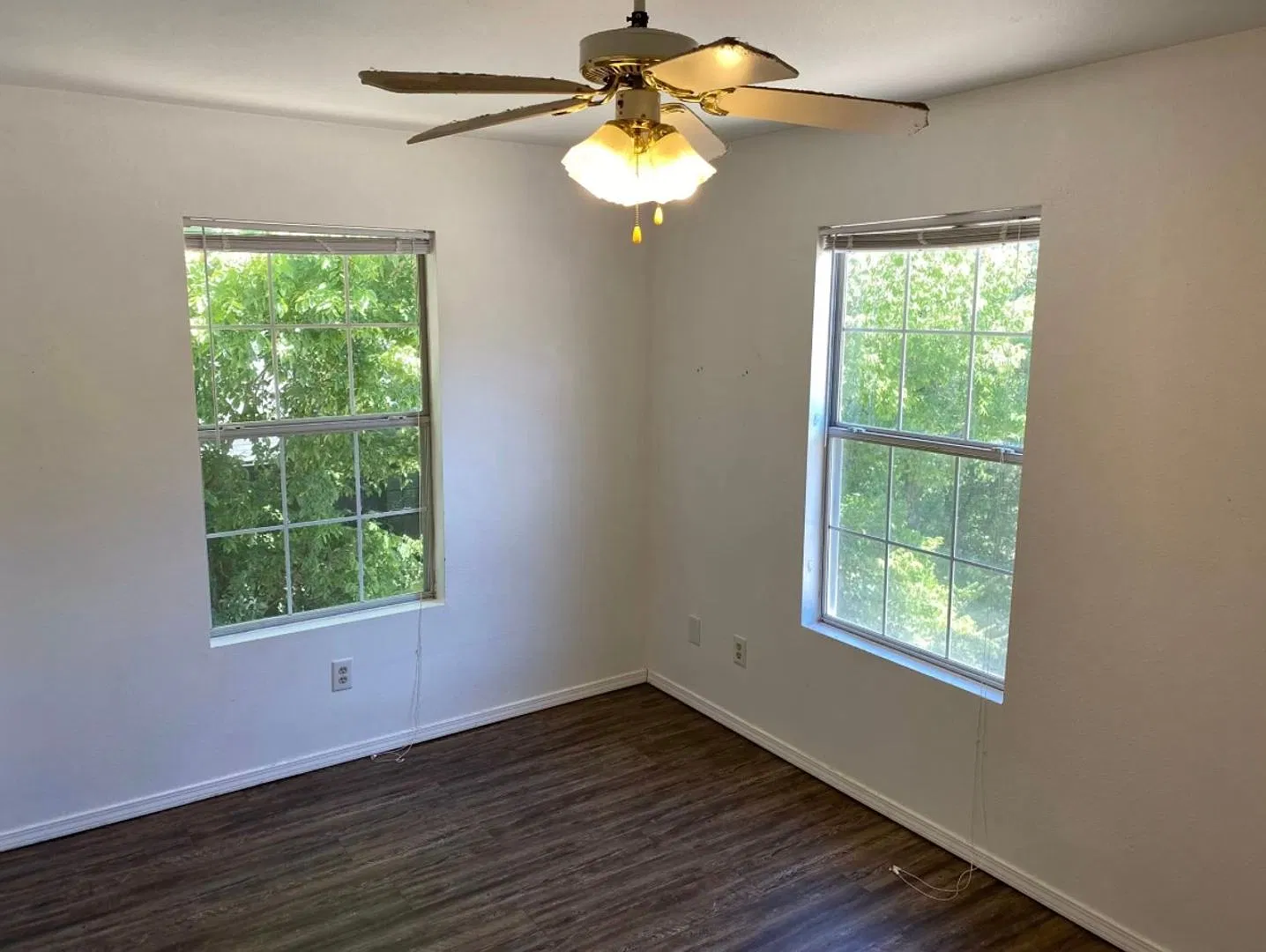 2nd Floor Unit, 1 Bedroom, 1 Full Bathroom - Within walking distance of University of Arkansas, W... — Photo 1