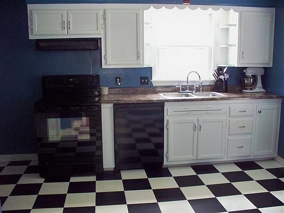 5th image of 2646 Andrew Ave