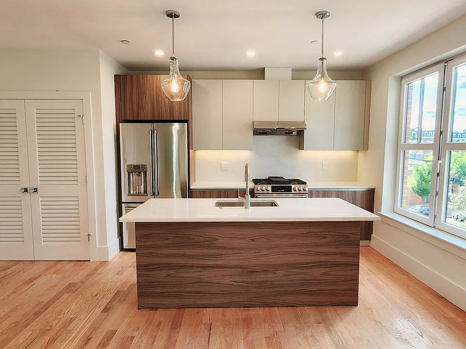 191 Main St #2