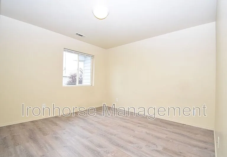 509 N Hunters Way — Photo 13