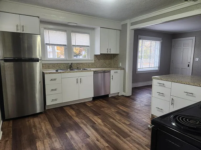 200 Gold Ave NW — Photo 4