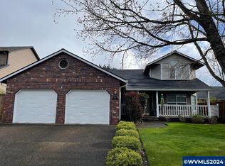 3323 Parker Ln, Springfield, OR 97477