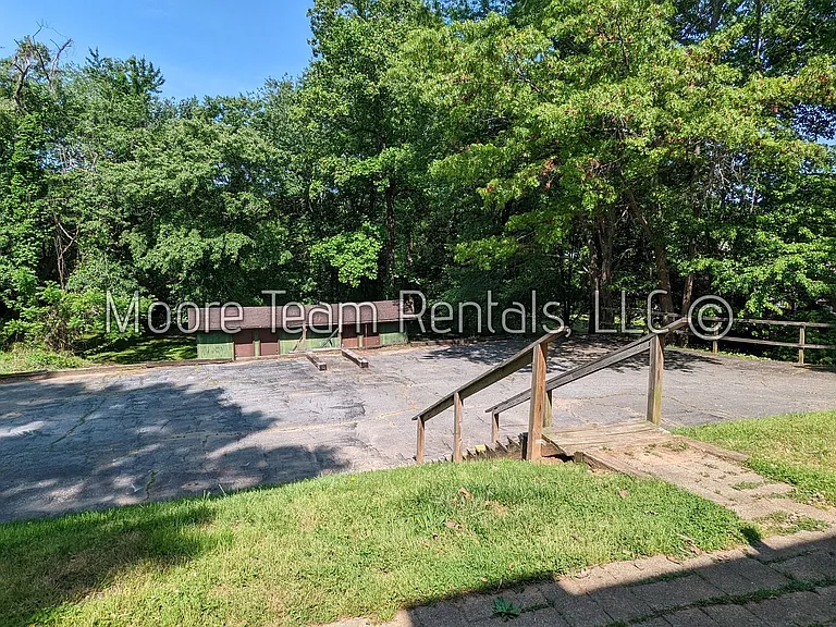 103-109 Paradise Ave — Photo 17