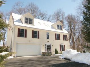 41 Gilbert St, Ridgefield, CT 06877