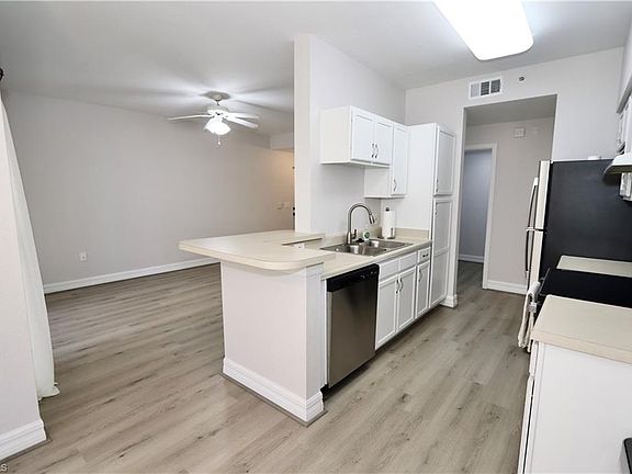 5th image of 7950 Preserve CIR #814