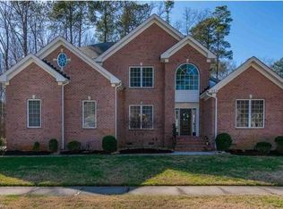 929 Country Club Blvd, Chesapeake, VA 23322