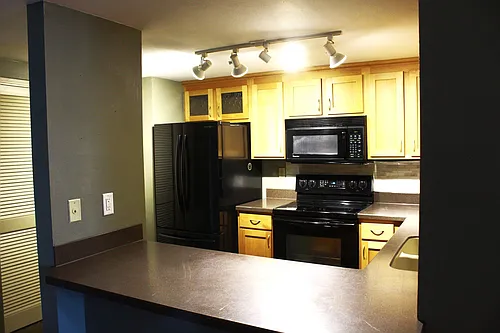 270 E Highland Ave #423 Photo 1