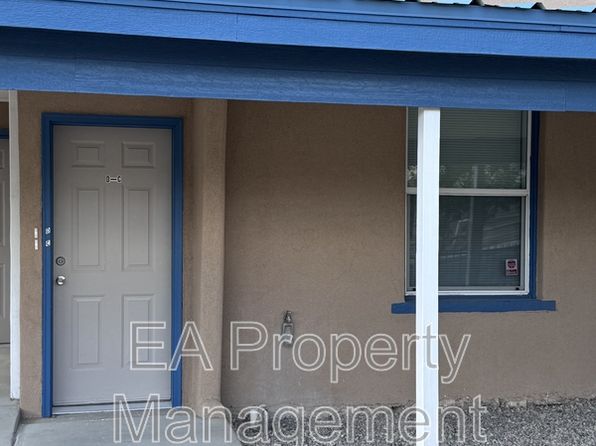 725 Edith Blvd SE APT D