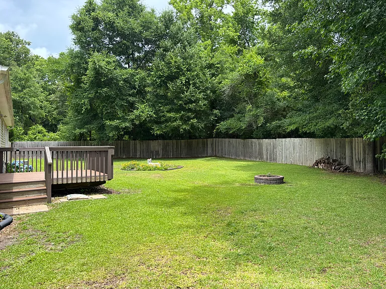213 Molly Ct — Photo 17