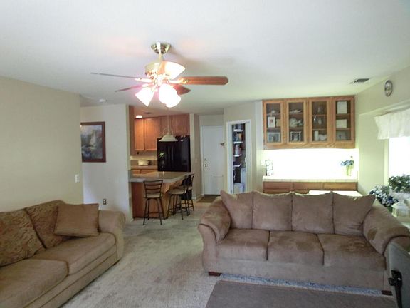 4th image of 3658 Canterbury Dr