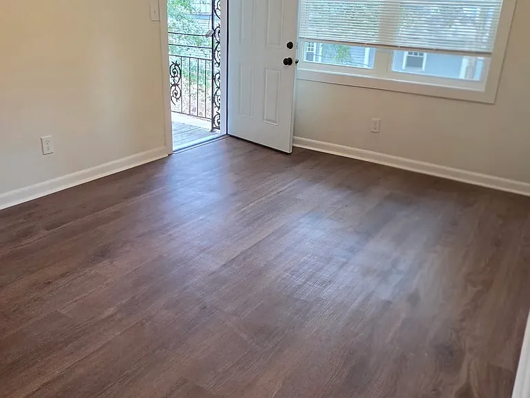 907 Argonne Ave NE #8 — Photo 6