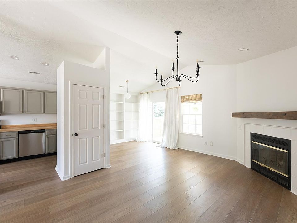 1st image of 233 Darenia Ln