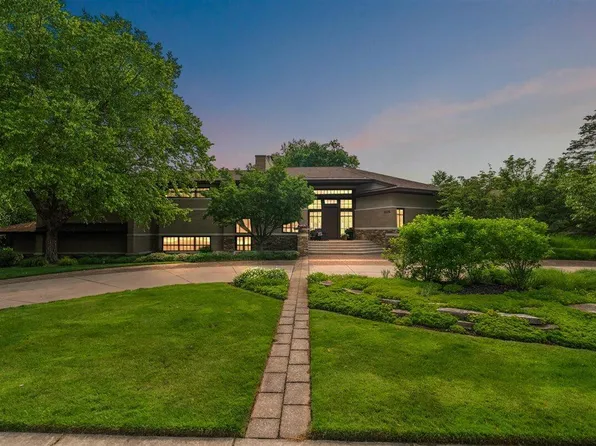 1878 Watermark Dr SE, Grand Rapids, MI 49546