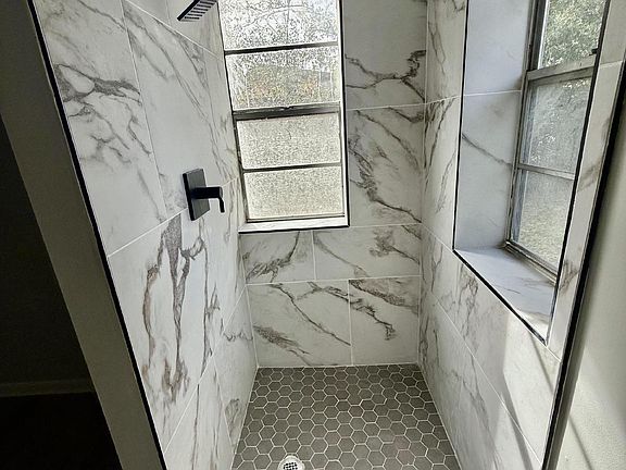 5th image of 13310 Gillespie Ave