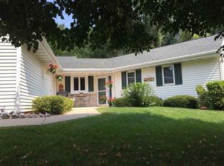 115 Buckingham Ct, Cambridge, WI 53523