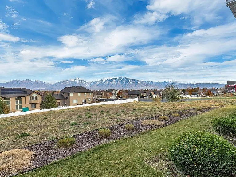 4253 W Clarks Hill Dr — Photo 3