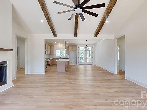 5th image of 2922 Sweetgrass Ln #33