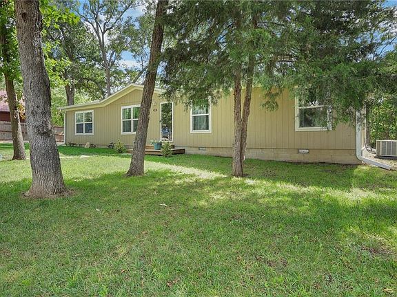 2nd image of 18 S Lakeside Cir