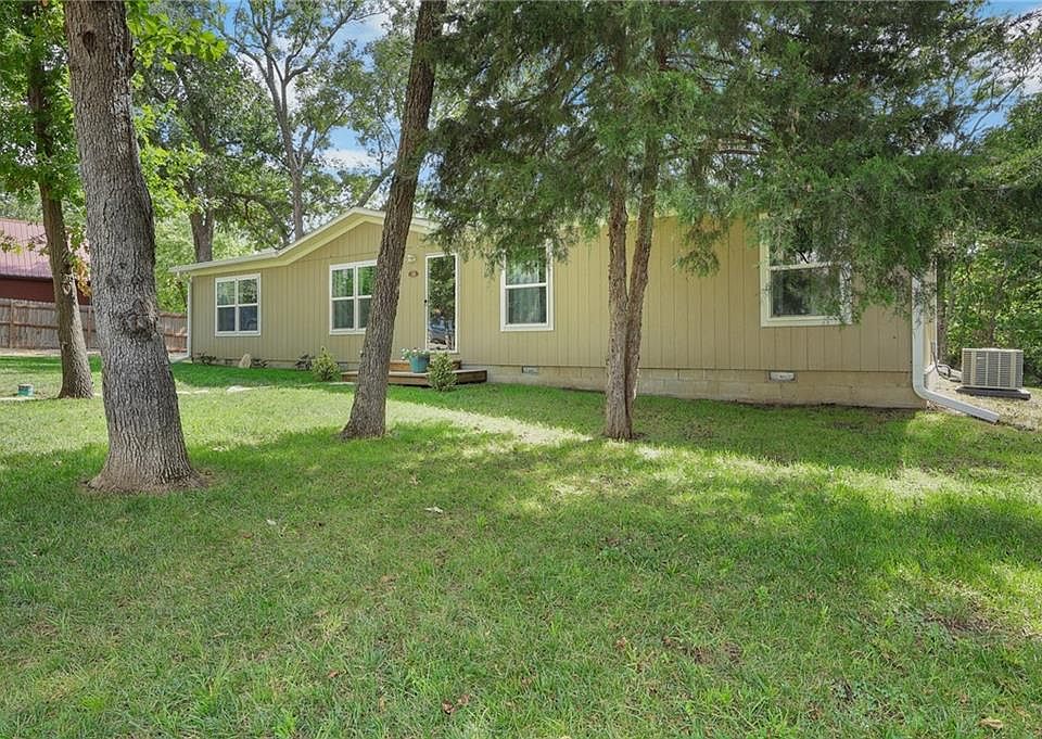 1st image of 18 S Lakeside Cir
