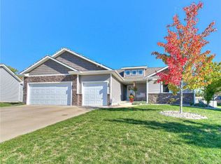 301 Sycamore Dr NW, Bondurant, IA 50035