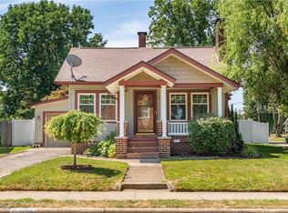 204 5th St NE, North Canton, OH 44720