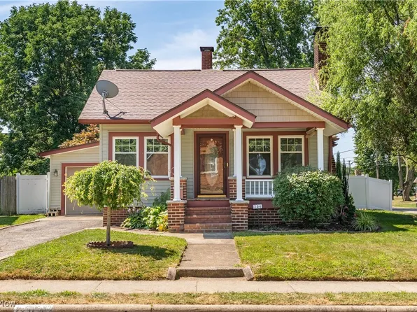 204 5th St NE, North Canton, OH 44720