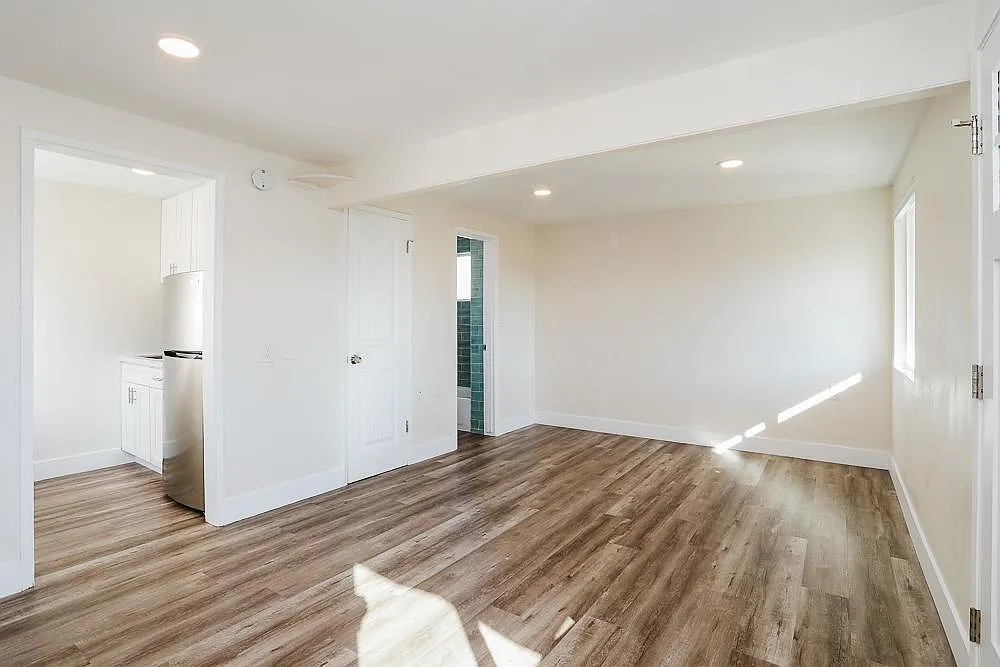 3544 Del Rey St — Photo 3