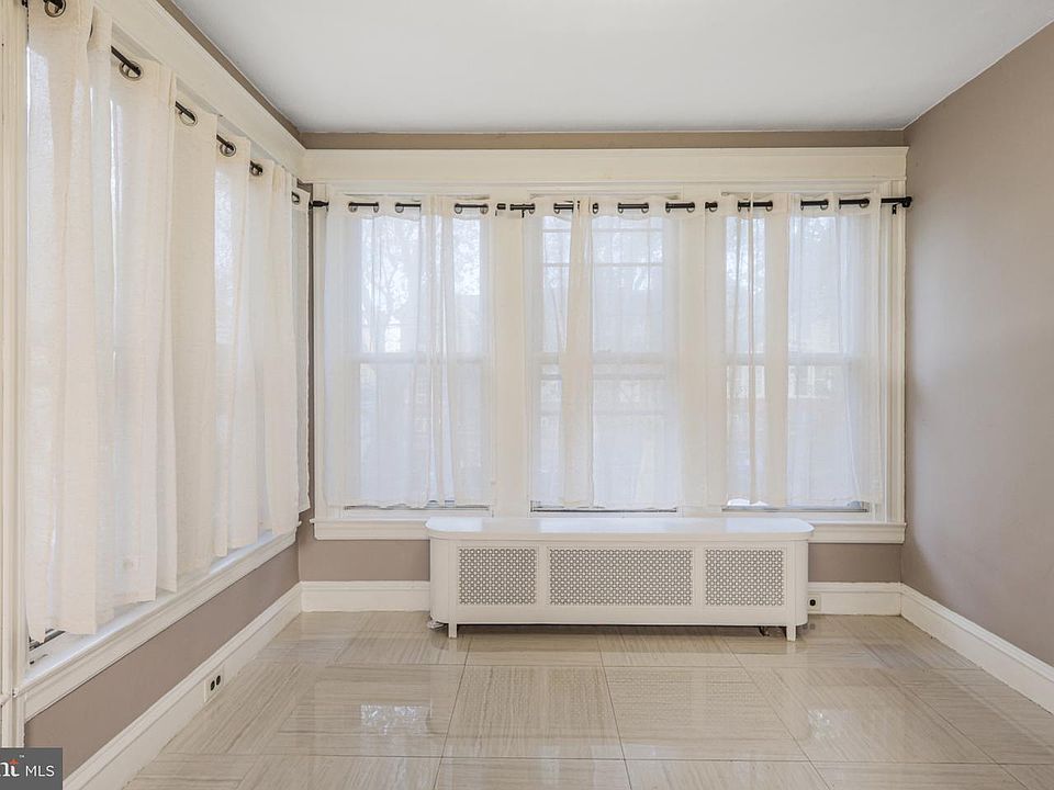 1st image of 3322 Wellington St