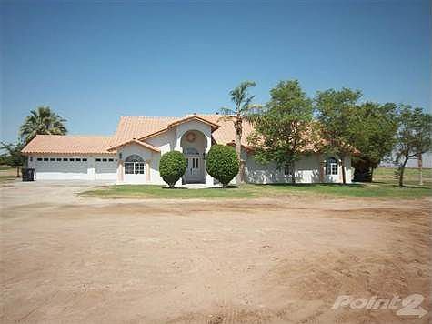On 2.5 acres this is a hard to find country property.  You're in the country but still close to El Centro all your needs.