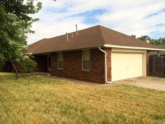 2nd image of 1607 Jackson Dr