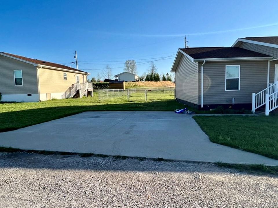 2nd image of 38 Lorene Ln