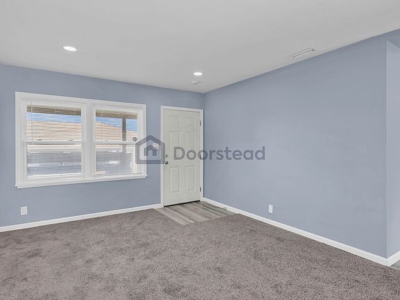 5th image of 9444 S Manhattan Pl