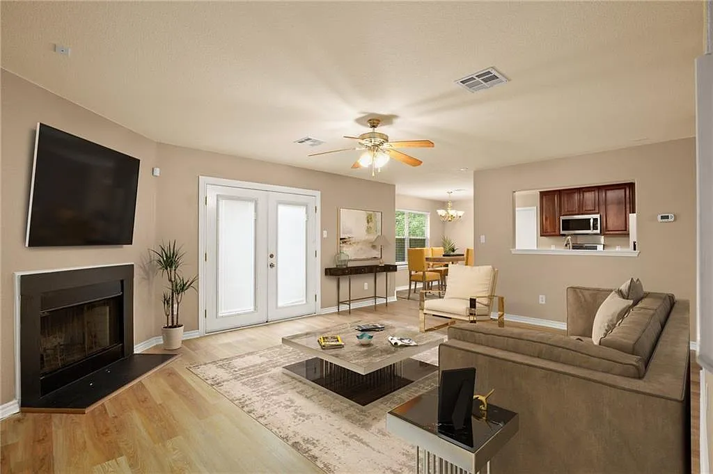 4 bed, 2.5 bath, 2286 sqft, $2,100 — Photo 4