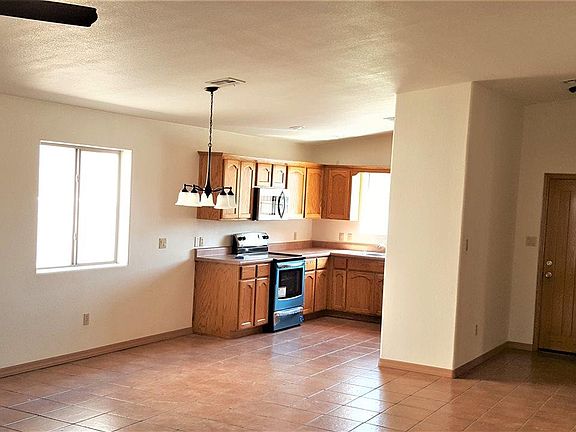 5th image of 2040 E Lopez St