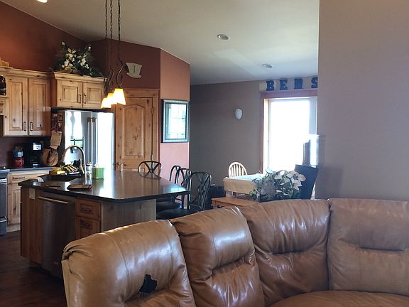 5th image of 2801 Red River Dr
