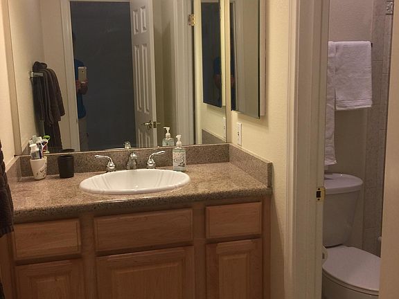 5th image of 253 N Mar Vista Ave APT 7