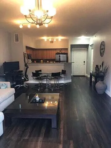 1 bed, 1.0 bath, 864 sqft, $2,600 — Photo 4