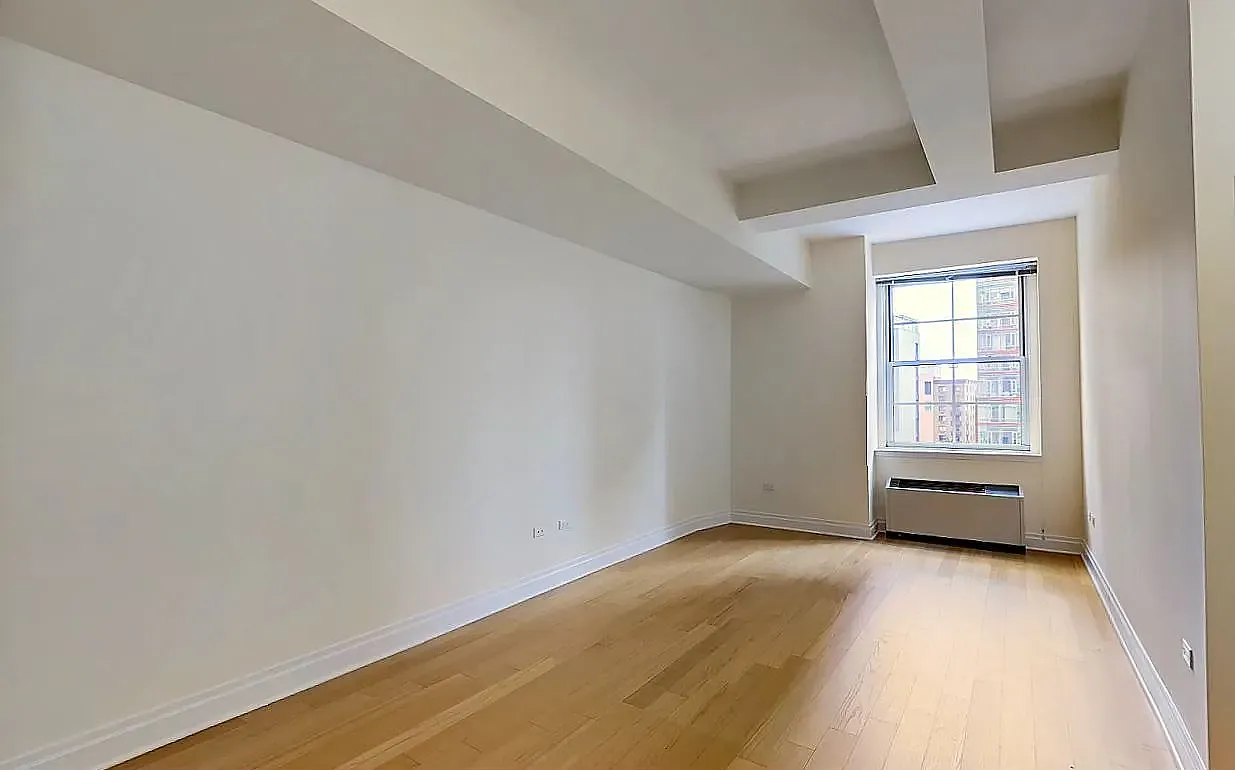 21 West Street — Photo 2