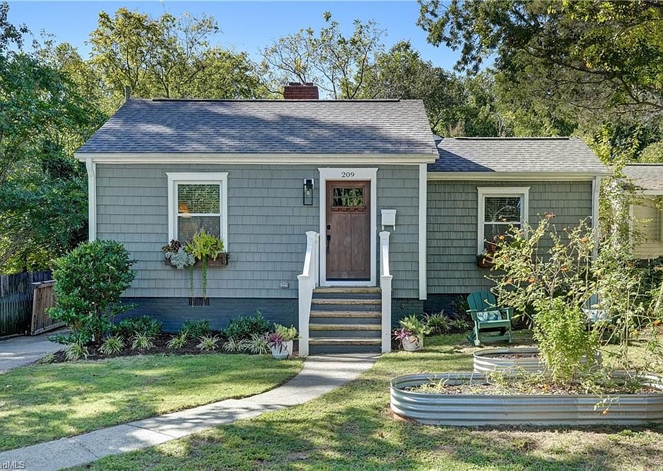 1st image of 209 Woodlawn Ave