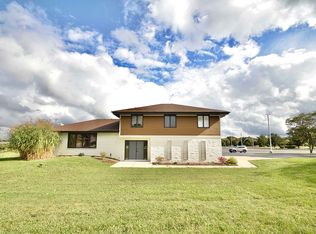 6N545 S Sycamore Ave, Roselle, IL