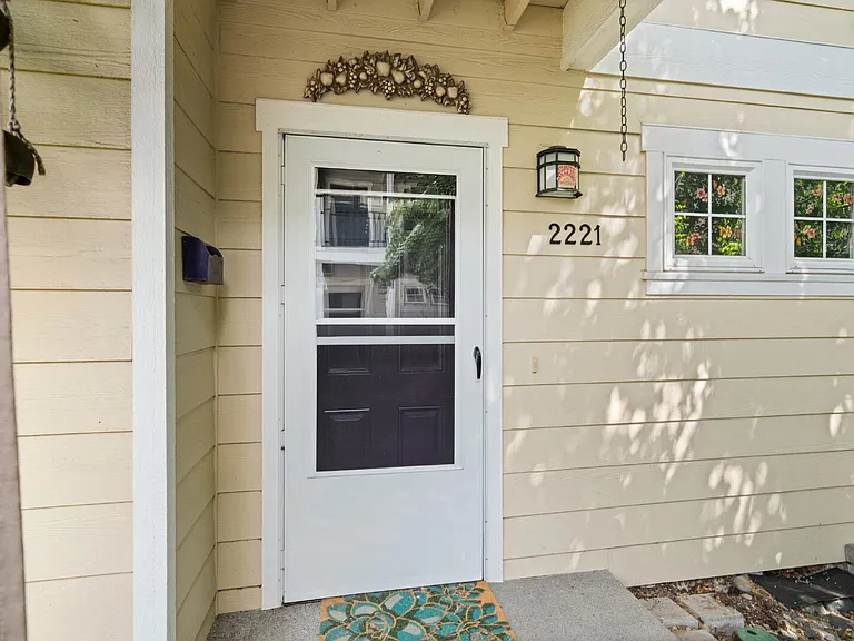 2221 McCall Dr — Photo 21